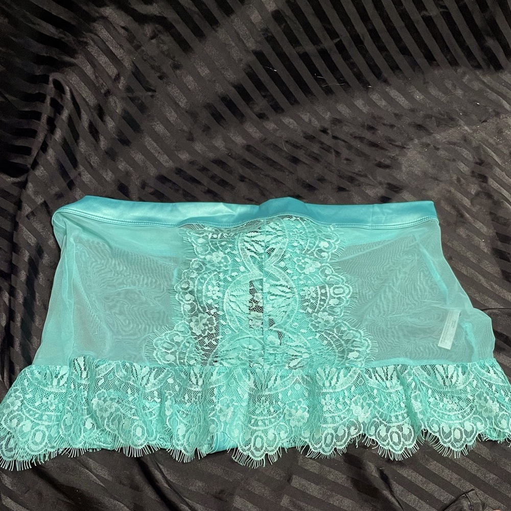 Sexy mint green lacy skirt